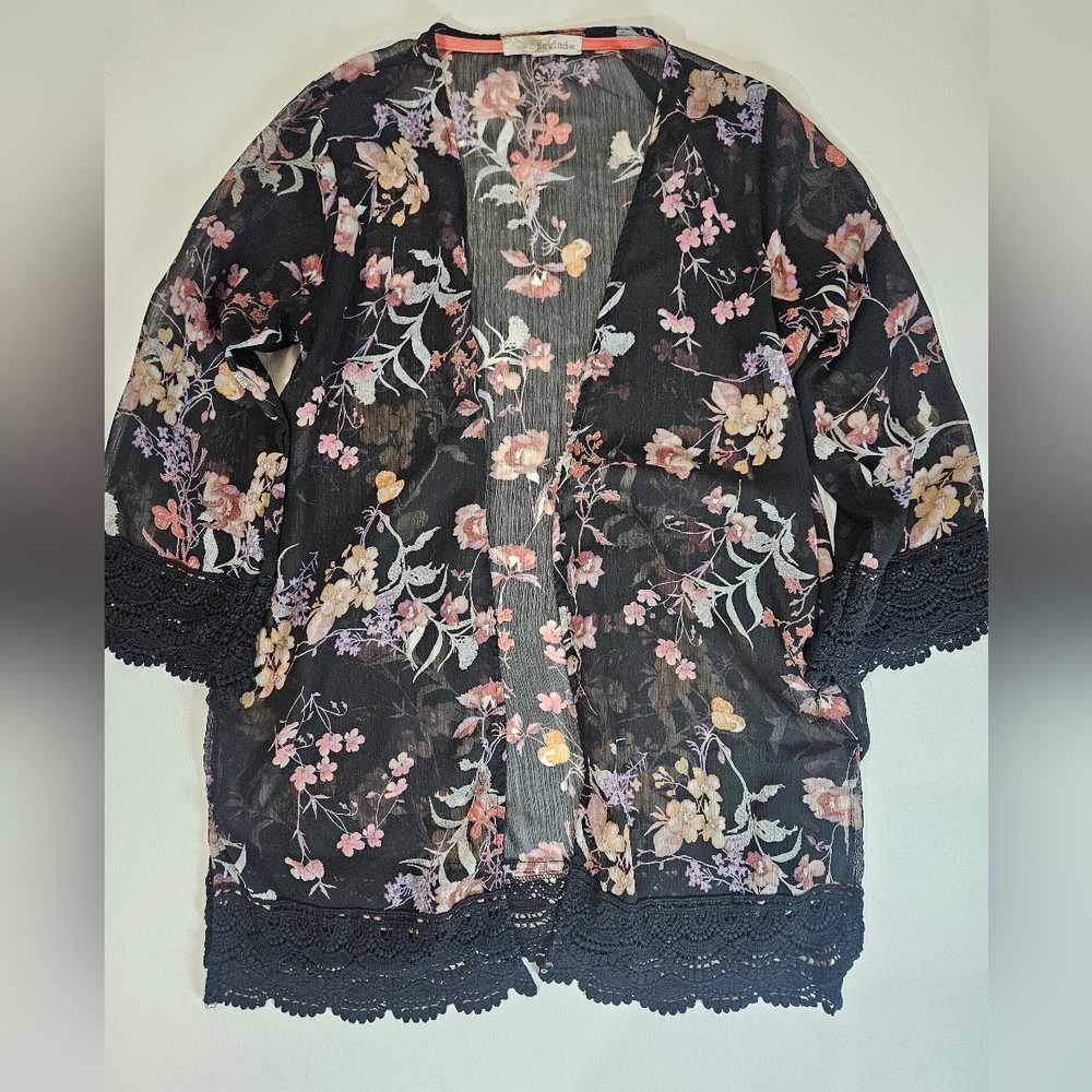 Rewind Kimono Shawl Wrap Size Small Black Floral Boho Black Lace Fringe Feminine